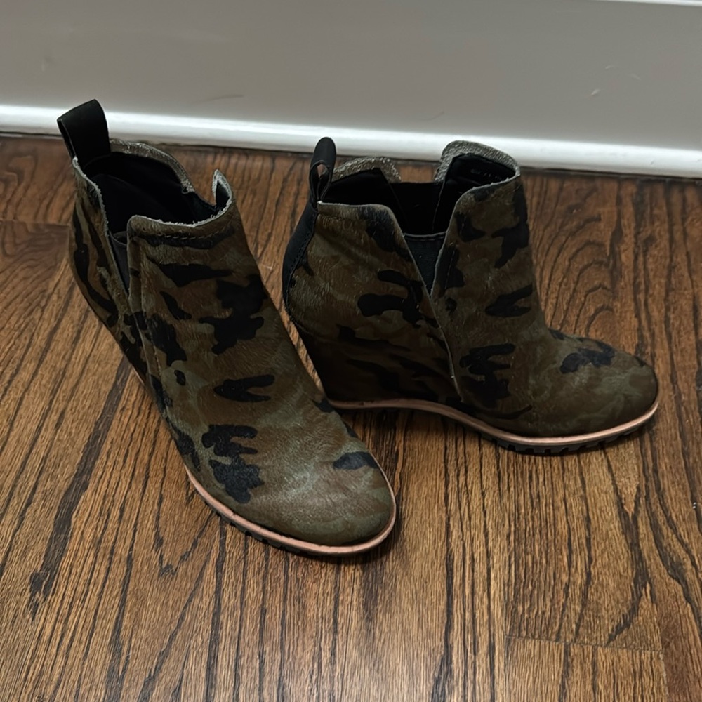 Dolce vita wedges